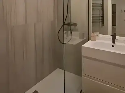 Baie moderna apartament inchiriere Sector 2 Bucuresti